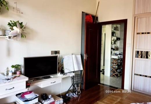 莆田市荔城區(qū)拱辰街道辦事處拱辰居委會(huì)學(xué)園北街368號(hào)名成佳園2號(hào)樓1梯2603的房地產(chǎn)