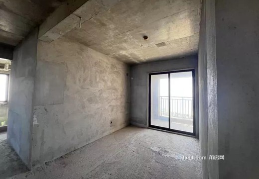 福建省莆田市秀嶼區(qū)山亭鎮(zhèn)港里村天后西路88號世貿國風大院A區(qū)12#2701室（現場查勘：樓棟標號為13棟）