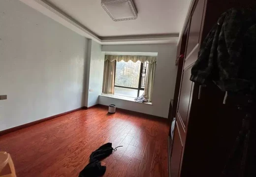 坐落莆田市涵江區(qū)國(guó)歡鎮(zhèn)塘北街599號(hào)悅府小區(qū)3號(hào)樓301室的房地產(chǎn)