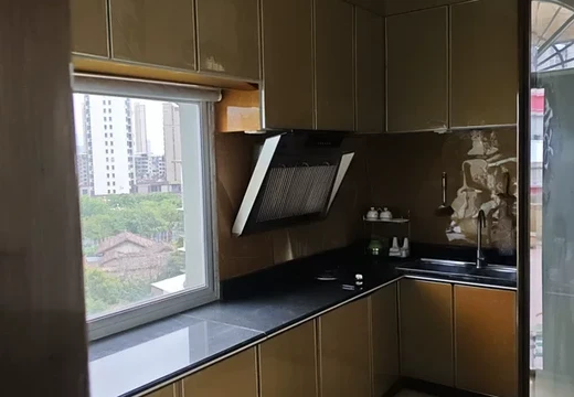 坐落在仙游县鲤城街道坝垄社区居委会祥和新村16号的房产及相应的土地使用权。