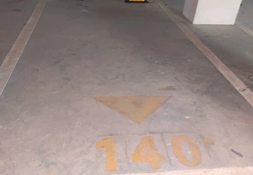 坐落在仙游縣鯉城街道學(xué)府東路1588號(hào)地下室地下1層車位140號(hào)（詳見清單1）