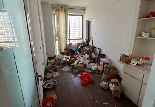 福建省莆田市荔城區(qū)拱辰街道海豐中街800號龍騰東方小區(qū)1號樓2梯2003室的不動產(chǎn)