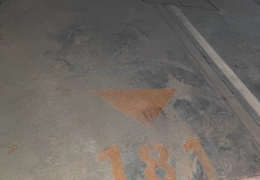 坐落在仙游縣鯉城街道學(xué)府東路1588號地下室地下1層車位（詳見清單1）