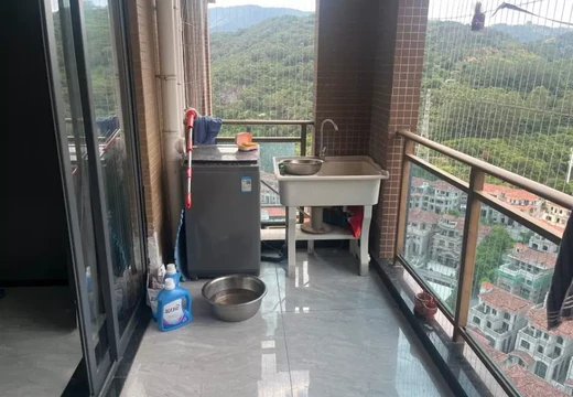 坐落莆田市城廂區(qū)霞林街道荔華東大道2233號(hào)祥和山莊1號(hào)樓2梯3006室的房地產(chǎn)