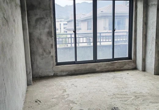 莆田市仙游縣鯉城街道北二環(huán)東大路1號(hào)仙游院子7#樓706單元（新門(mén)牌號(hào)為清源東路1688號(hào)7#樓105）單元房地產(chǎn)