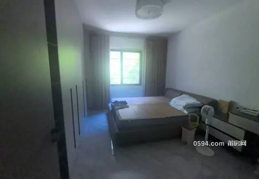 坐落莆田市城廂區(qū)龍橋街道荔城中大道1228號3號樓2梯204室的房地產(chǎn)