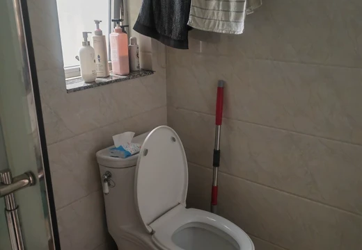 位于仙游縣鯉南鎮(zhèn)體育東路1555號8號樓2梯1405室的房產(chǎn)及相應(yīng)的土地使用權(quán)