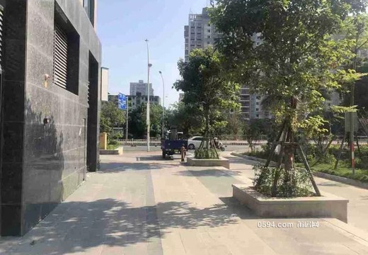 福建省莆田市涵江區(qū)國歡鎮(zhèn)高林街699號(hào)1號(hào)樓2梯123室房地產(chǎn)