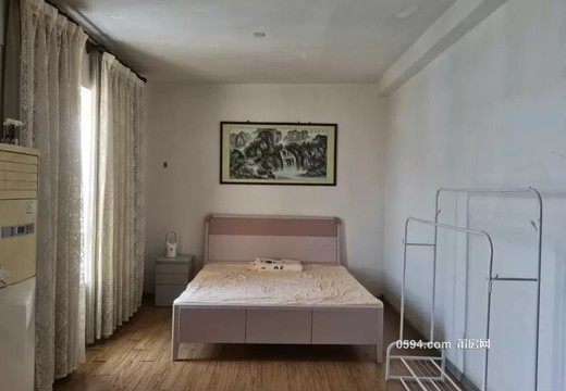 莆田市龍橋辦太平居委會勝利北街 83 號2號樓1梯2804室房地產(chǎn)