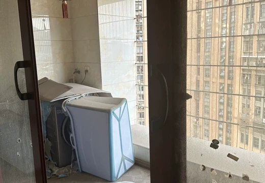 福建省莆田市荔城區(qū)黃石鎮(zhèn)萬(wàn)好街799號(hào)1號(hào)樓2梯1820室、1818室