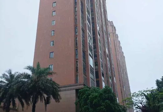 仙游縣鯉城街道木蘭社區(qū)木蘭街（A宗地）金石華府豪園4#幢17層1703號的房產及相應的土地使用權