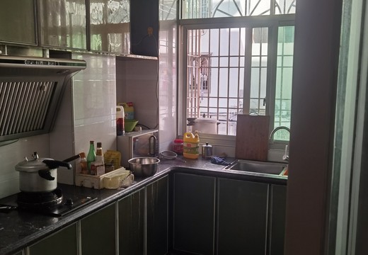 仙游縣鯉南鎮(zhèn)仙安社區(qū)居委會(huì)興仙東路286弄2號(hào)1梯位401室的房地產(chǎn)