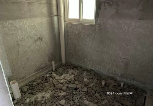 莆田市荔城區(qū)拱辰街道海豐中街1185號雅筑小區(qū)1號樓3梯805室的房地產(chǎn)