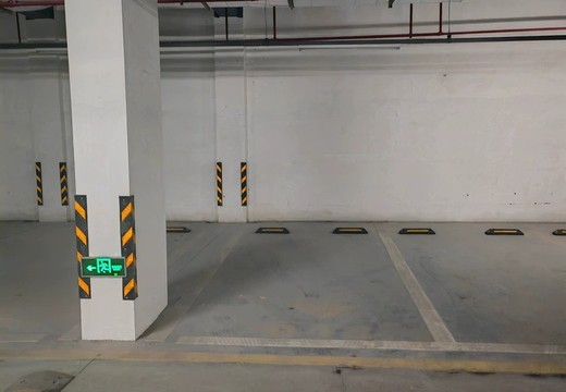 仙游縣鯉城街道城內(nèi)社區(qū)居委會學(xué)府東路1588號車位48的房地產(chǎn)