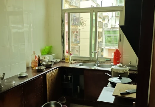 福建省莆田市涵江區(qū)涵東卓坡社區(qū)富園路158弄12號(hào)樓401室及1層附屬間房地產(chǎn)