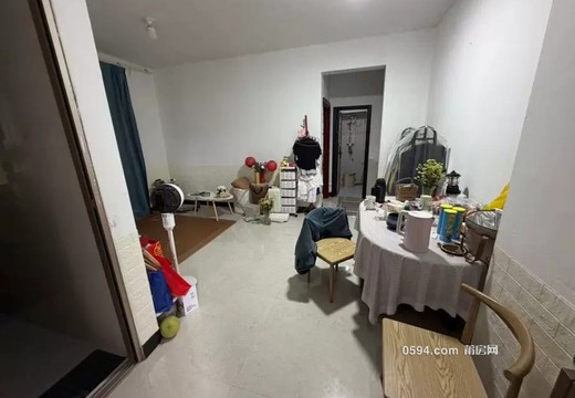 福建省莆田市荔城區(qū)西天尾鎮(zhèn)九華西大道779號(hào)錦繡豪庭14號(hào)1梯702室的不動(dòng)產(chǎn)