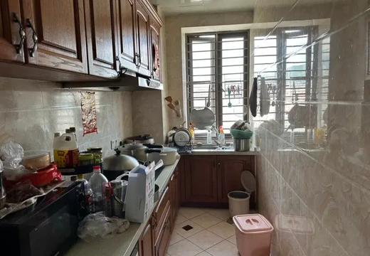 莆田市城廂區(qū)霞林街道霞光路509號木蘭楓丹9號樓2梯2704室的房地產(chǎn)