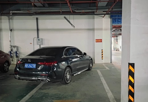 坐落在仙游縣鯉城街道學(xué)府東路1588號(hào)地下室地下1層車(chē)位（詳見(jiàn)清單1）