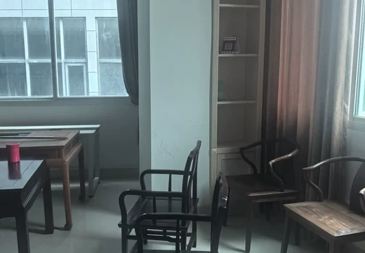 坐落在仙游縣榜頭鎮(zhèn)溪尾社區(qū)居委會(huì)彩虹路612號(hào)的房產(chǎn)及相應(yīng)的土地使用權(quán)