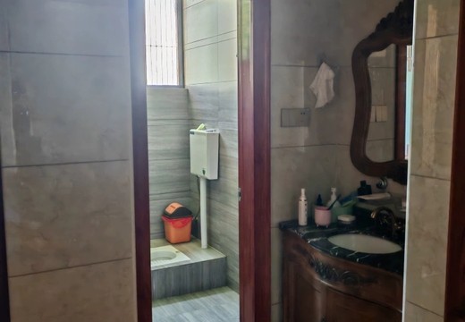 坐落在仙游縣鯉南鎮(zhèn)橫塘村體育南路399號3號樓1304室的房產(chǎn)及相應(yīng)的土地使用權(quán)