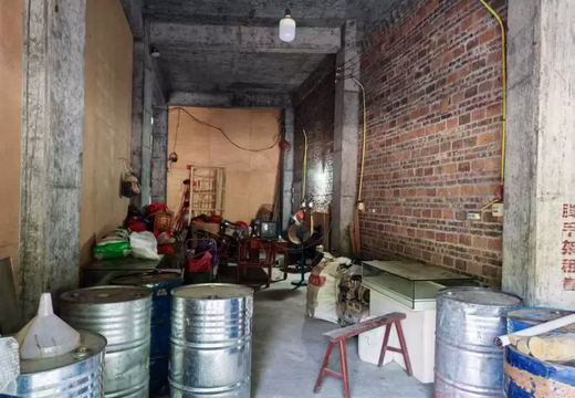 坐落在仙游縣榜頭鎮(zhèn)下昆社區(qū)居委會(huì)九仙東路2681號(hào)的房產(chǎn)及相應(yīng)的土地使用權(quán)[不動(dòng)產(chǎn)權(quán)證號(hào)：20180003489]