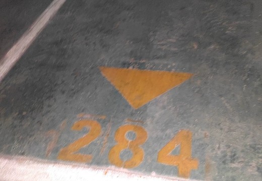 坐落在仙游縣鯉城街道學(xué)府東路1588號地下室地下1層車位（詳見清單1）