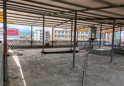 仙游縣郊尾鎮(zhèn)三和街1236號的房產(chǎn)及相應(yīng)的土地使用權(quán)(整座自建房）