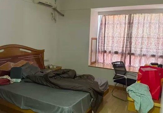 福建省莆田市涵江區(qū)湖園路99號(hào)武夷家園8號(hào)樓3梯1505室房地產(chǎn)