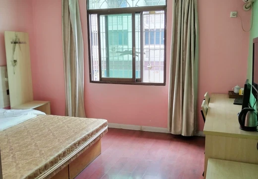 坐落在仙游縣鯉城街道十字社區(qū)龍仙路825號1-4層的房產(chǎn)及相應(yīng)的土地使用權(quán)