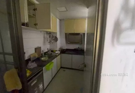 坐落莆田市荔城區(qū)拱辰街道下店路1699號(hào)淺水灣·陶源15號(hào)樓2梯1302室的房地產(chǎn)