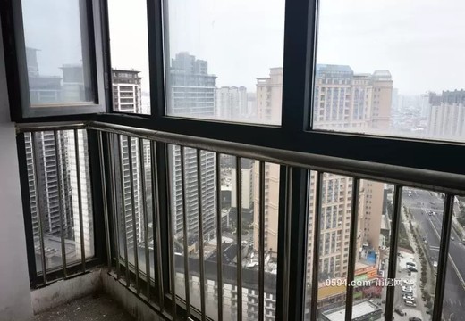 莆田市城廂區(qū)霞林街道荔華東大道8號(hào)莆田萬(wàn)達(dá)廣場(chǎng)7號(hào)樓第2梯3105室的房地產(chǎn)