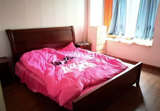 莆田市城廂區(qū)龍橋街道萬輝社區(qū)居民委員會荔城北大道1999號萬輝世紀城47號樓1梯301室的房地產(chǎn)