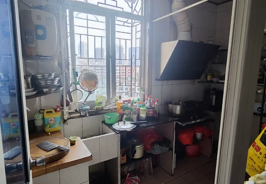 福建省莆田市城廂區(qū)龍橋街道瑞龍巷22弄3號(hào)3梯位605室、儲(chǔ)藏間