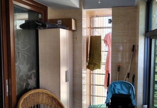 仙游縣鯉城街道南橋社區(qū)師范路188號2號樓1203室的房產(chǎn)及相應(yīng)的土地使用權(quán)