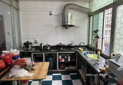 莆田市城廂區(qū)城南溝頭溝西街2幢302號的房地產(chǎn)