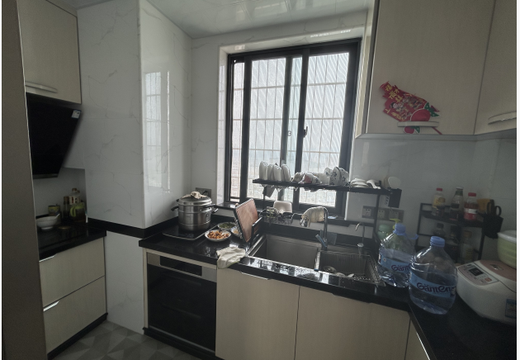 坐落莆田市涵江區(qū)國(guó)歡鎮(zhèn)六一西路2399號(hào)11號(hào)樓1梯3201室的房地產(chǎn)