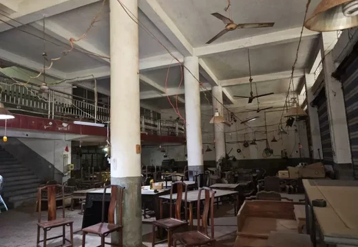 坐落在仙游縣榜頭鎮(zhèn)壩下工藝城1-5層的房產(chǎn)及相應(yīng)的土地使用權(quán)