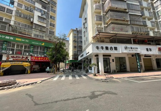 坐落在仙游縣鯉城街道洪橋社區(qū)居委會燕頂巷168號4梯位608室的房產及相應的土地使用權