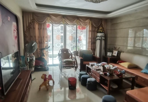 莆田市涵江區(qū)涵西街道金象街658號(hào)世紀(jì)名苑8號(hào)樓2梯604室住宅房地產(chǎn)