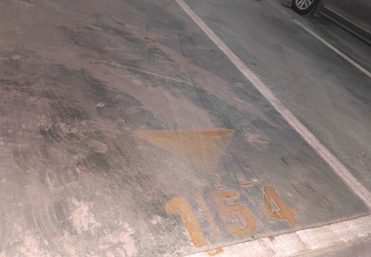 坐落在仙游縣鯉城街道學(xué)府東路1588號地下室地下1層車位154號（詳見清單1）