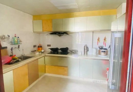 福建省莆田市荔城區(qū)鎮(zhèn)海街道延壽南街581號(hào)漢庭小區(qū)C區(qū)6號(hào)樓1301A、1301B、1301C的房地產(chǎn)