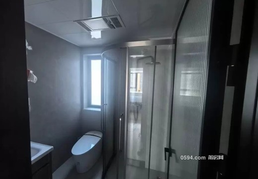 坐落福建省莆田市城廂區(qū)興霞路棠霞玖璽小區(qū)1號樓1703室的房地產(chǎn)