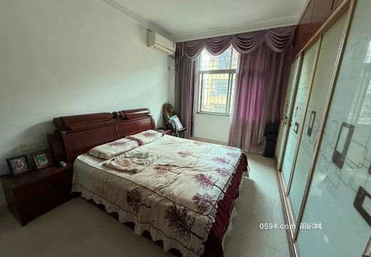 福建省莆田市城廂區(qū)龍橋街道梅山街212號2號樓1梯502室的房地產(chǎn)