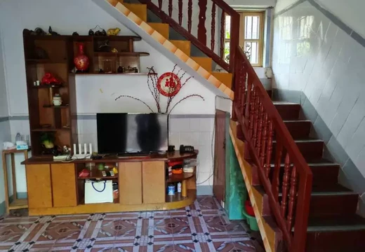 坐落在仙游縣鯉城街道城內(nèi)社區(qū)慶山巷50號的房產(chǎn)及相應(yīng)的土地使用權(quán)