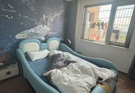 坐落在福建省莆田市城廂區(qū)龍橋街道荔城中大道1228號7號樓2梯3004室的房產(chǎn)及相應土地的使用權