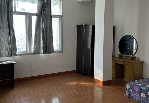 坐落于仙游縣鯉南鎮(zhèn)柳坑柳安街281號(hào)第四層的房地產(chǎn)