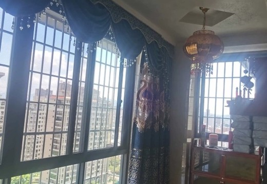 坐落在仙游縣鯉南鎮(zhèn)橫塘村體育東路399號(hào)2號(hào)樓2梯位1708室的房產(chǎn)及相應(yīng)的土地使用權(quán)