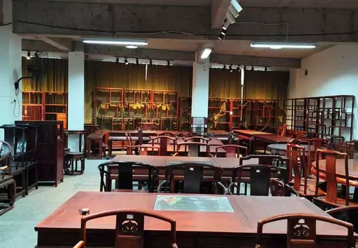 仙游縣榜頭鎮(zhèn)下明社區(qū)岐圳村道路段的房地產(chǎn)