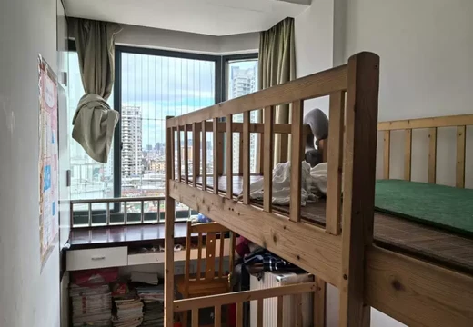 莆田市城廂區(qū)霞林街道莆陽西路1314號金威豪園1號樓3梯1303室的房地產(chǎn)