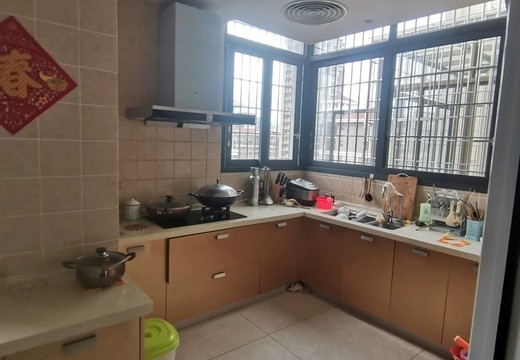 福建省莆田市涵江區(qū)涵西街道湖園路99號武夷嘉園5號樓2梯1803室房地產(chǎn)